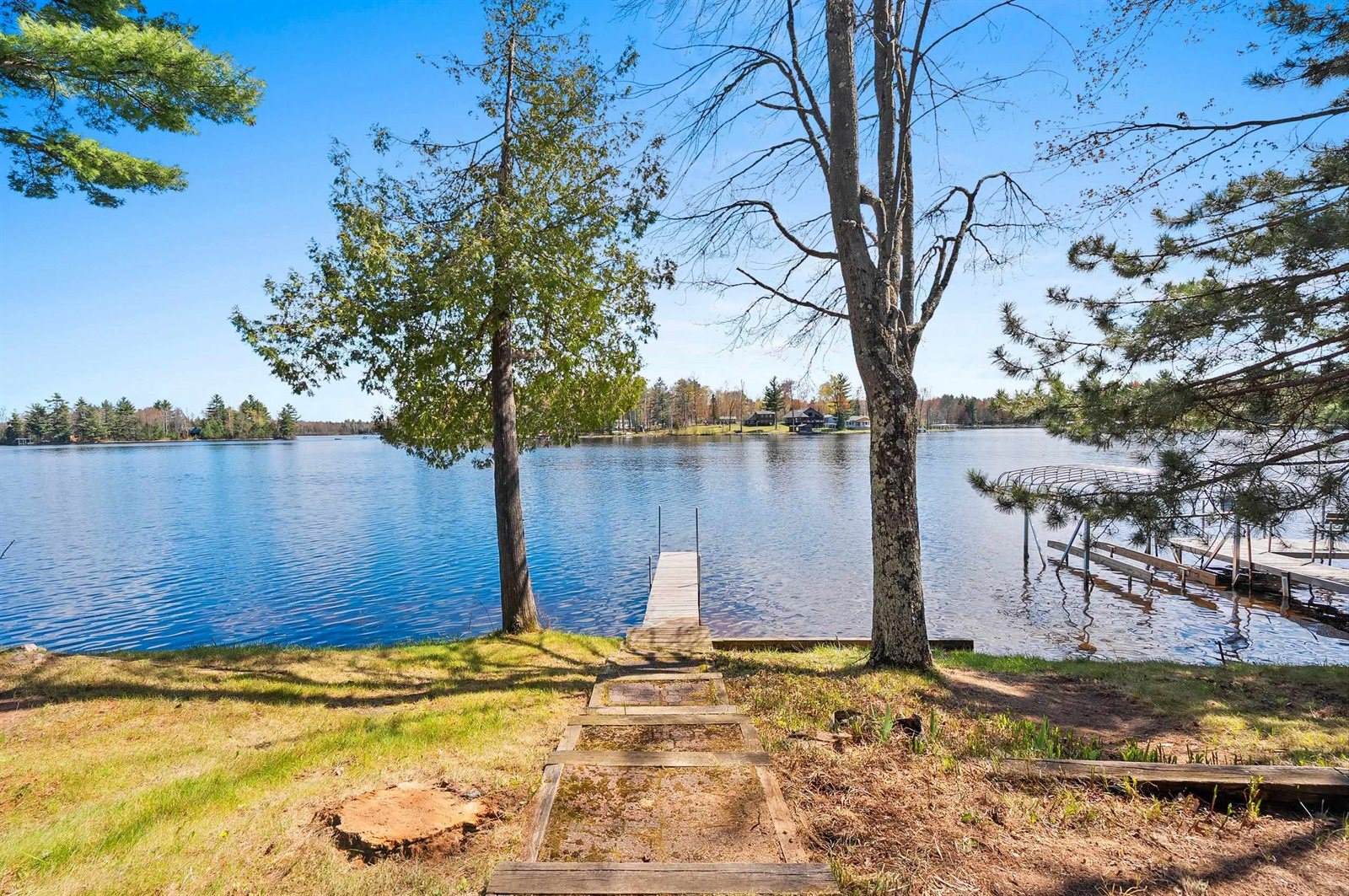 13763 Lake Shore Lane, Mountain, WI 54149