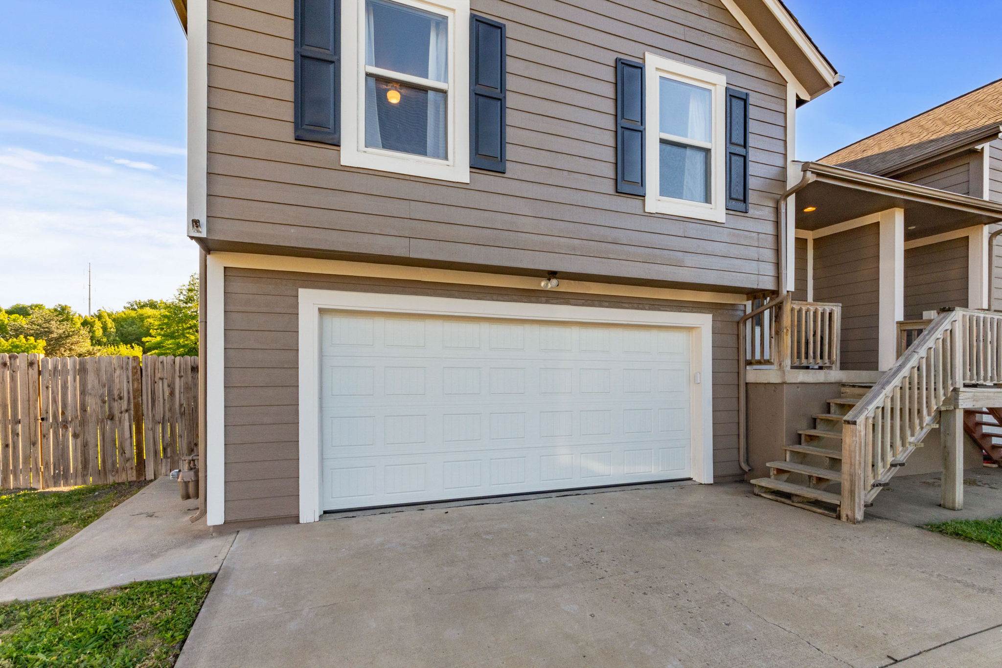 316 Creekside Ct, Gardner, KS 66030