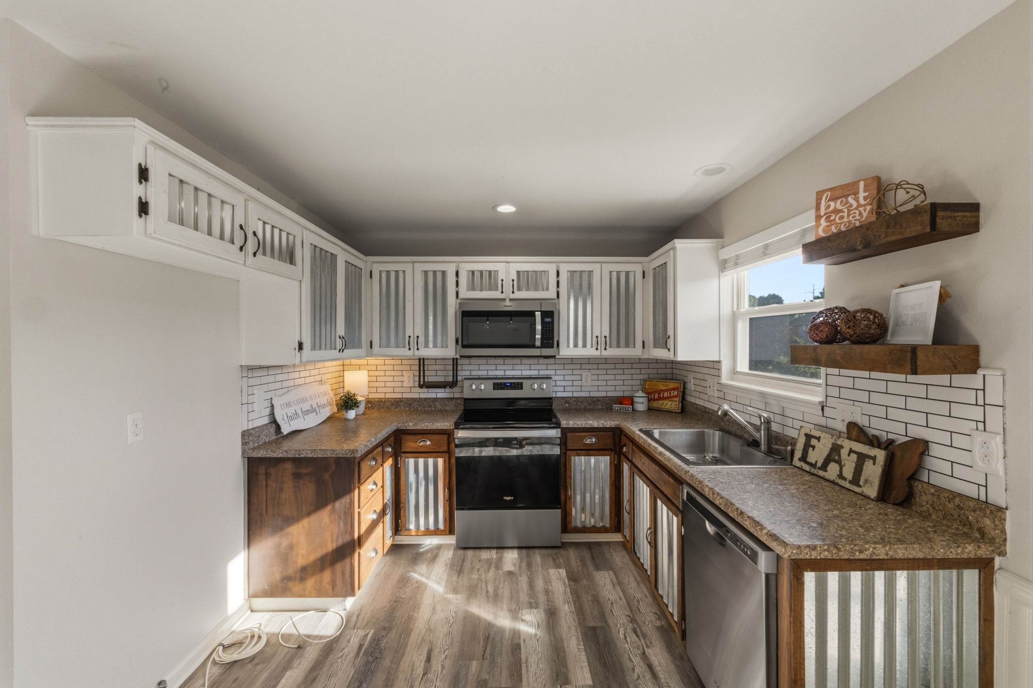 316 Creekside Ct, Gardner, KS 66030