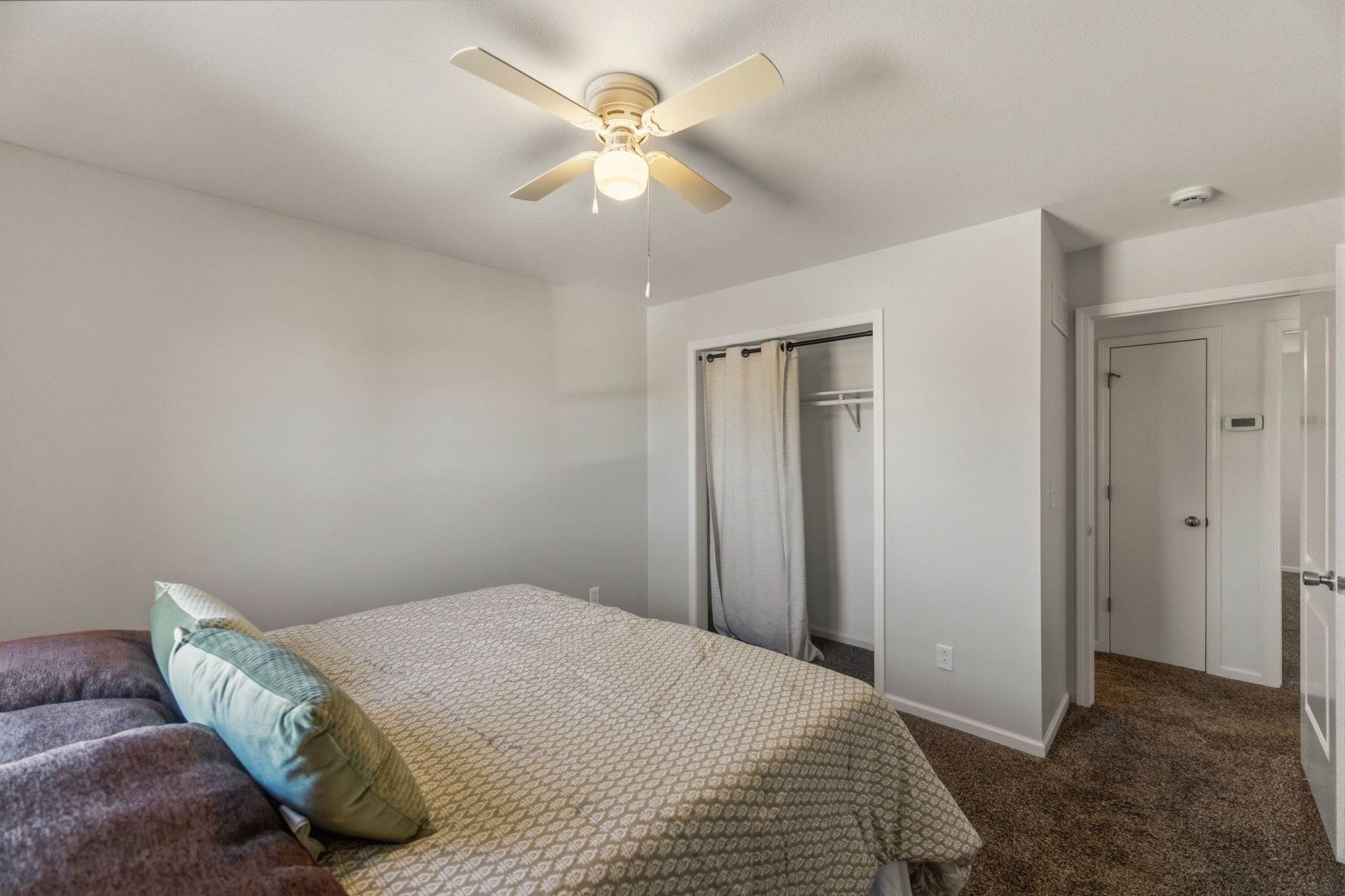 316 Creekside Ct, Gardner, KS 66030