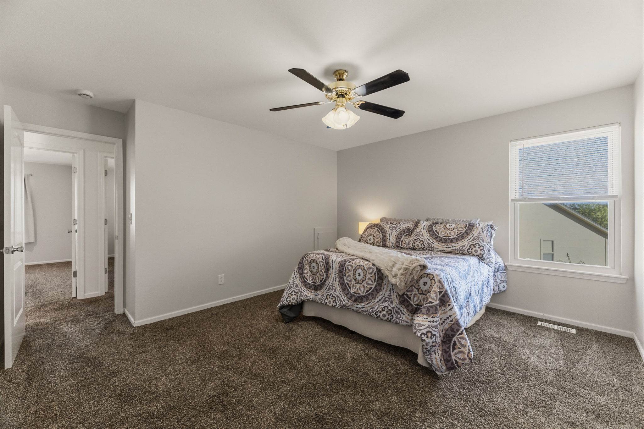 316 Creekside Ct, Gardner, KS 66030