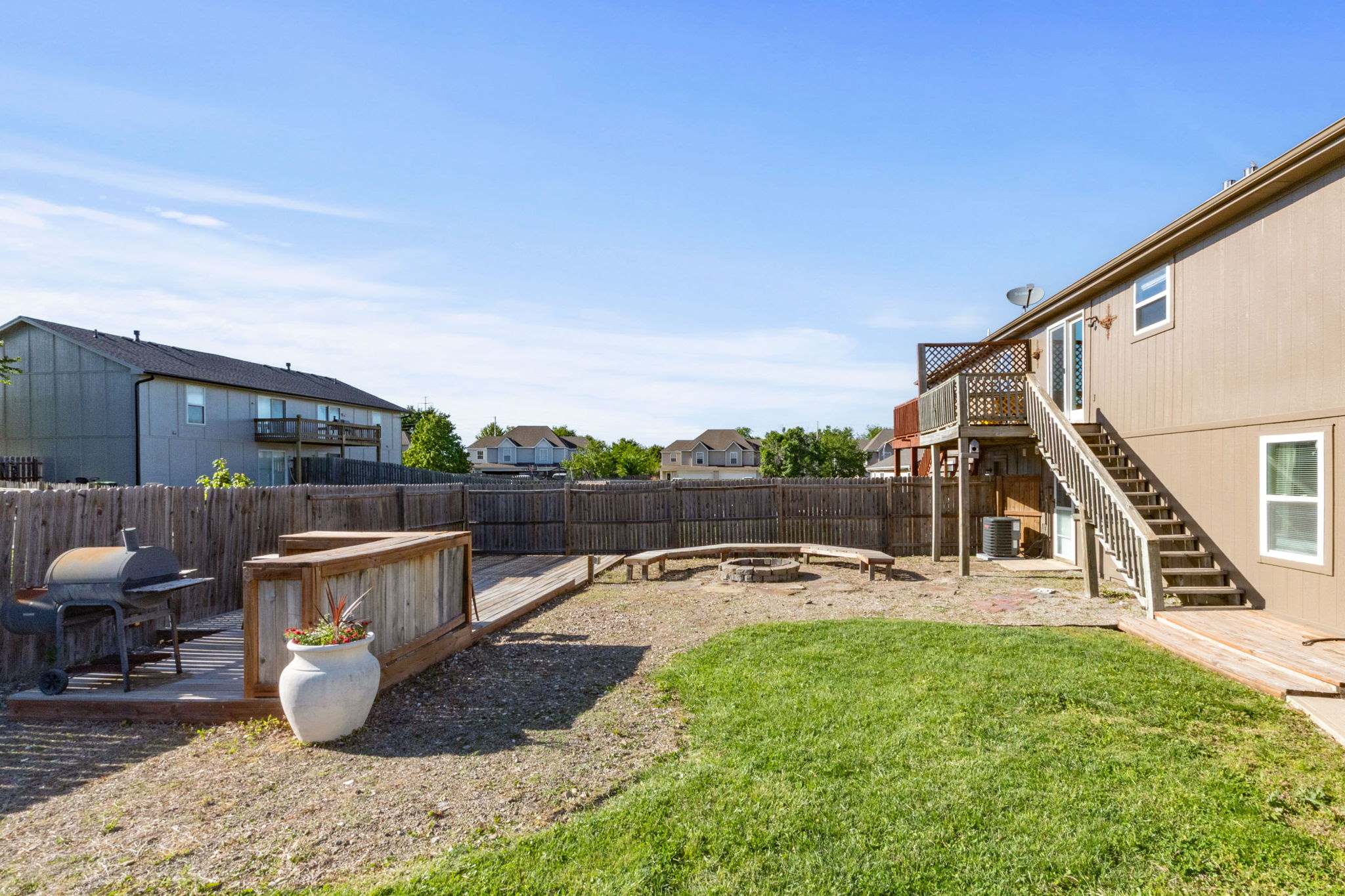 316 Creekside Ct, Gardner, KS 66030