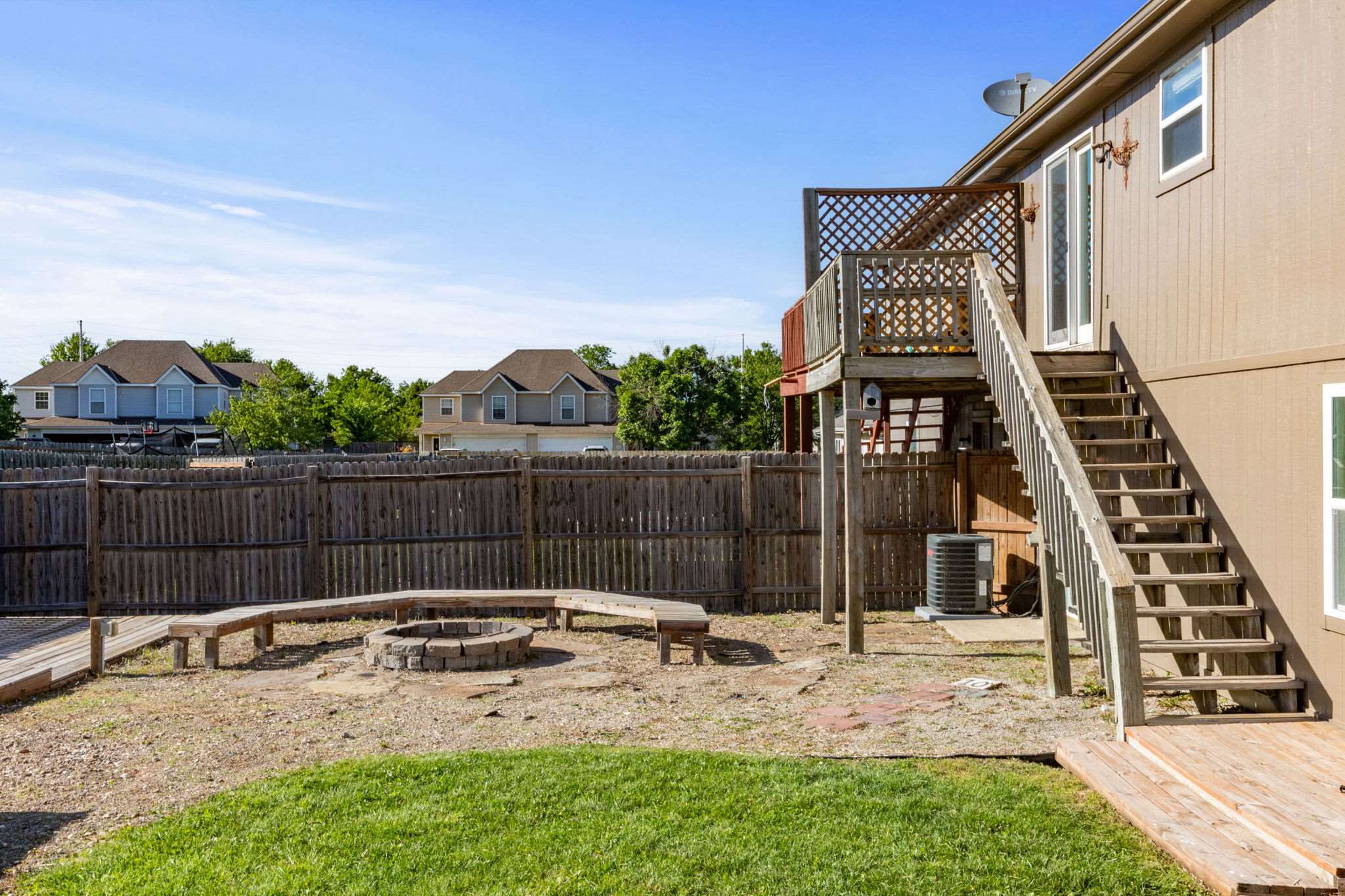 316 Creekside Ct, Gardner, KS 66030