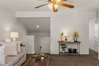 316 Creekside Ct, Gardner, KS 66030