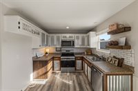 316 Creekside Ct, Gardner, KS 66030