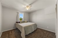 316 Creekside Ct, Gardner, KS 66030