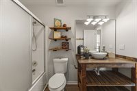 316 Creekside Ct, Gardner, KS 66030