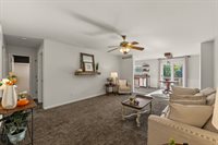316 Creekside Ct, Gardner, KS 66030