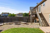 316 Creekside Ct, Gardner, KS 66030