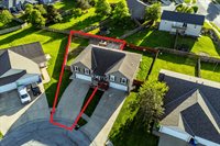 316 Creekside Ct, Gardner, KS 66030