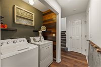 316 Creekside Ct, Gardner, KS 66030