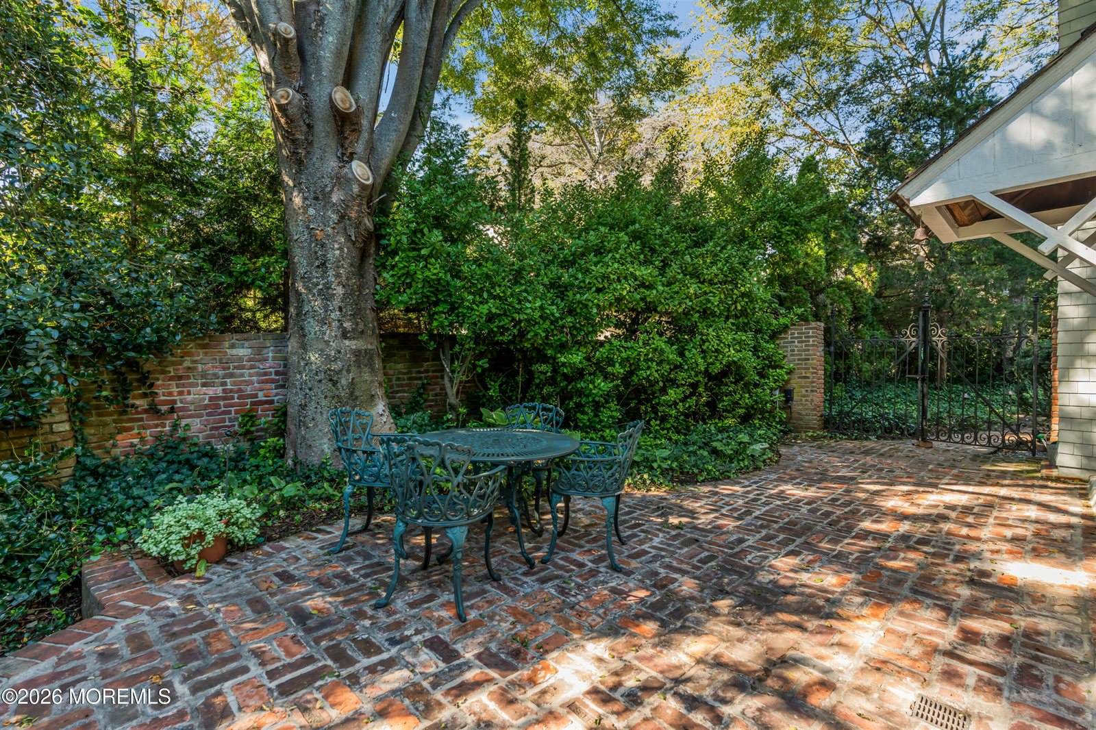 932 Navesink River Road, Rumson, NJ 07760