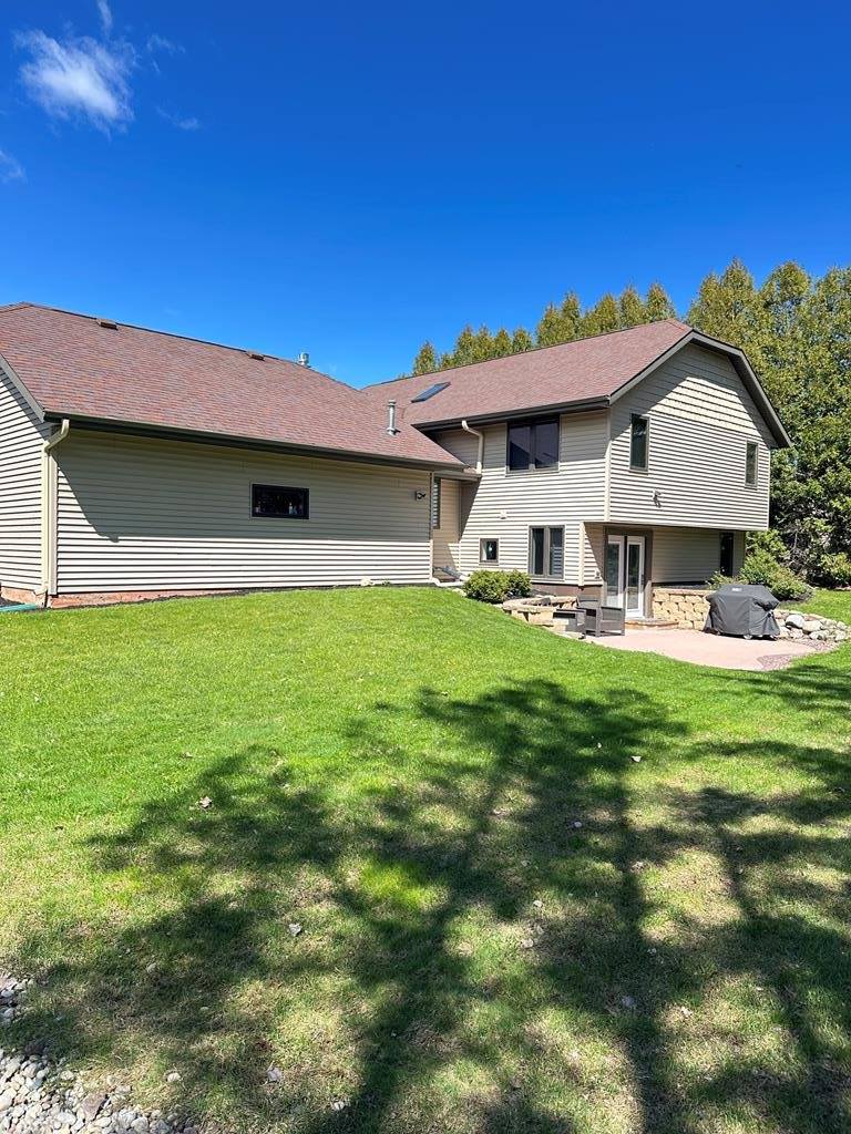 641 E Walnut Pl, Sturgeon Bay, WI 54235