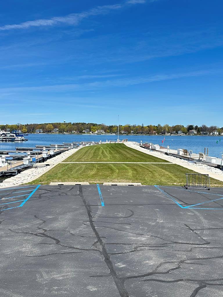 641 E Walnut Pl, Sturgeon Bay, WI 54235