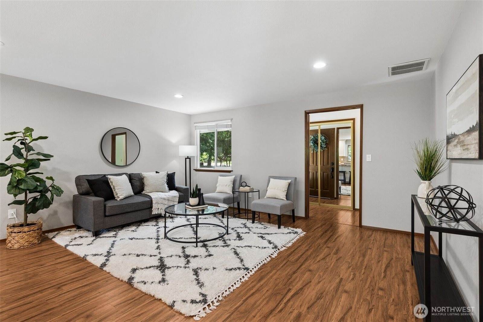 7204 44th Avenue NE, Olympia, WA 98516