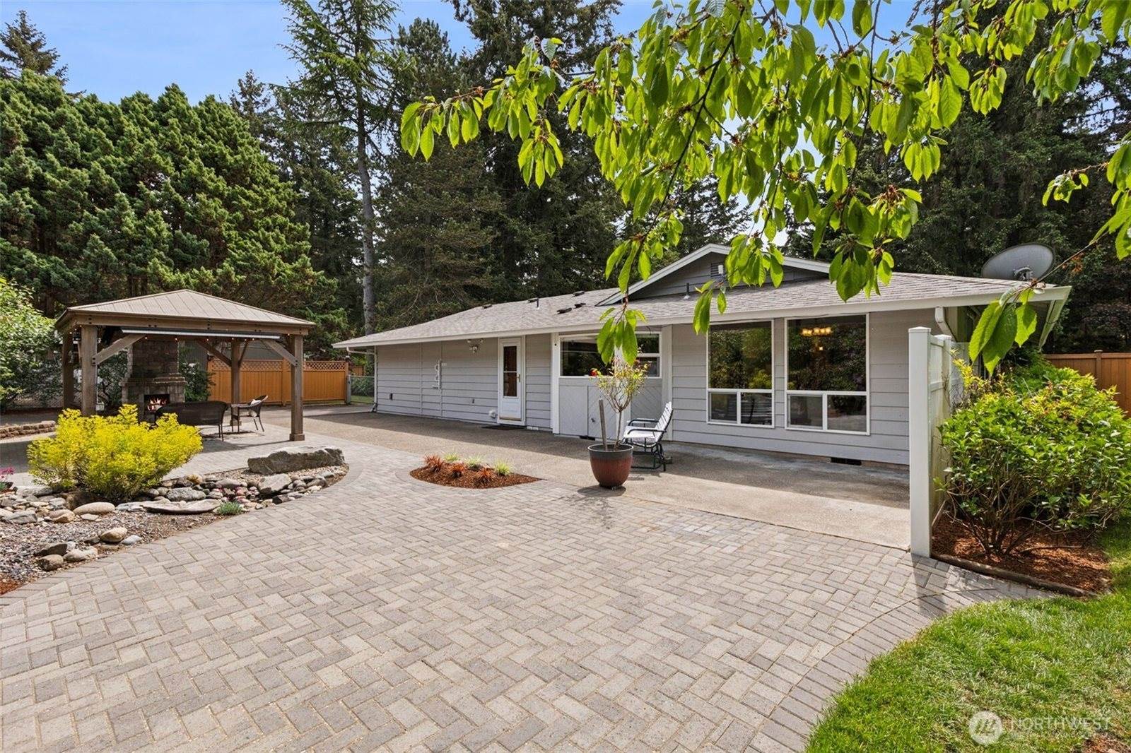 7204 44th Avenue NE, Olympia, WA 98516