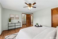 7204 44th Avenue NE, Olympia, WA 98516