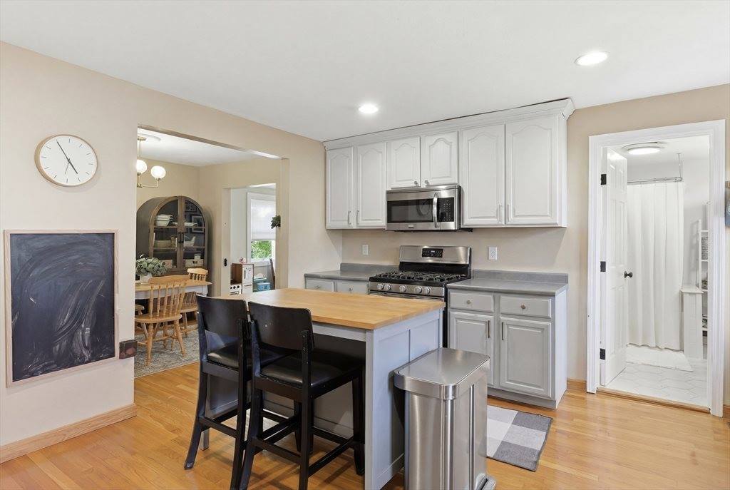 30 Manatee Rd, Weymouth, MA 02189