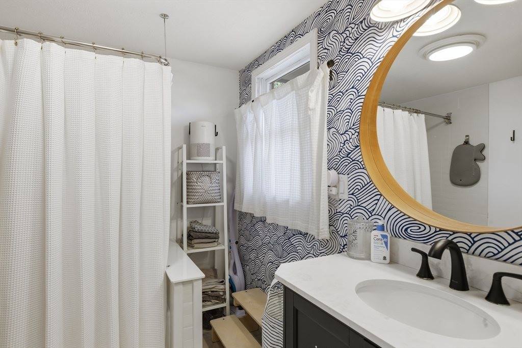 30 Manatee Rd, Weymouth, MA 02189