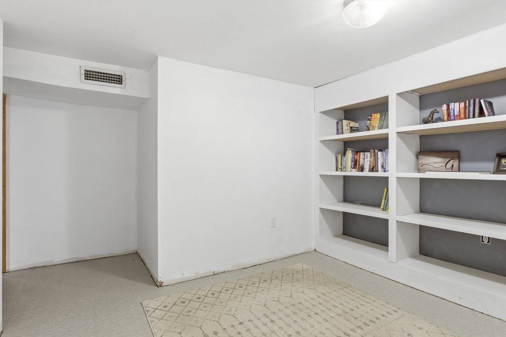 30 Manatee Rd, Weymouth, MA 02189