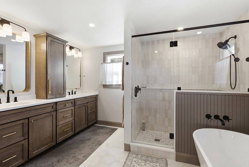 30 Manatee Rd, Weymouth, MA 02189