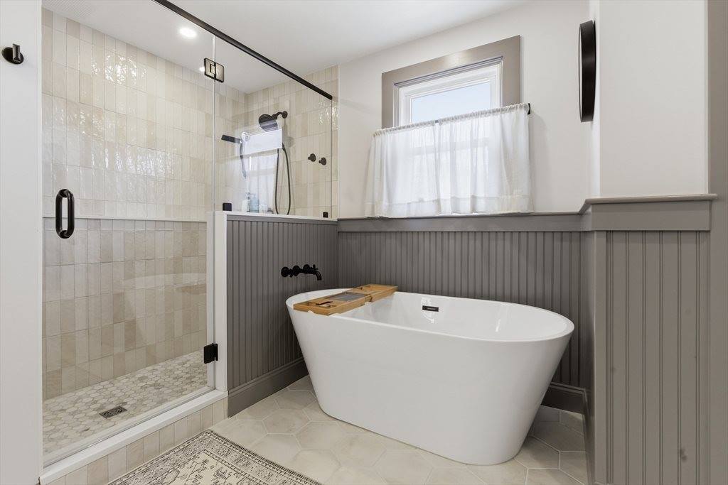 30 Manatee Rd, Weymouth, MA 02189