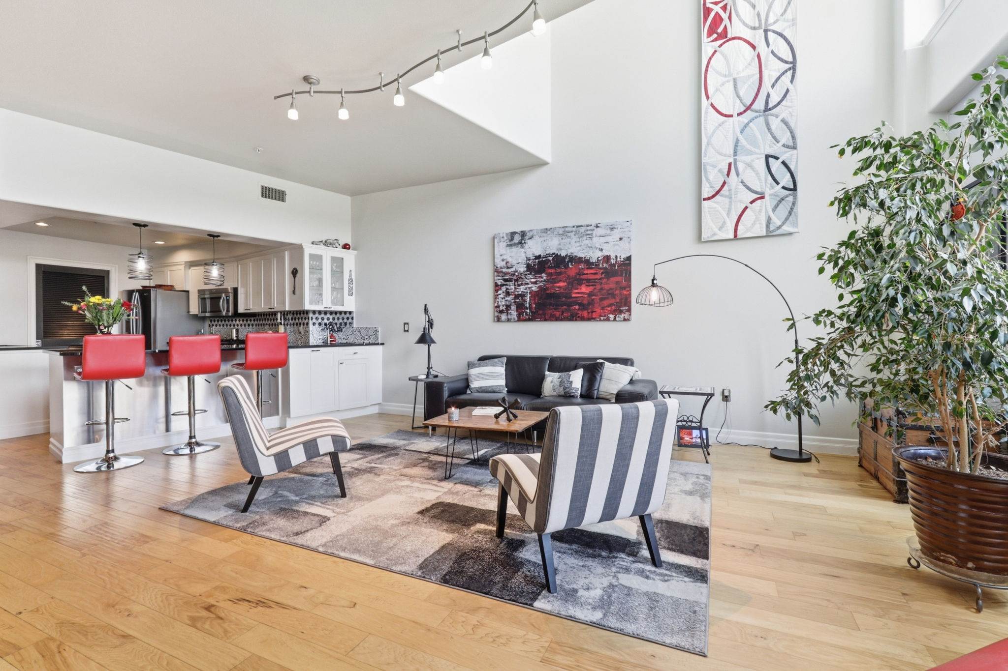 905 N Harbour Dr, Portland, OR 97217