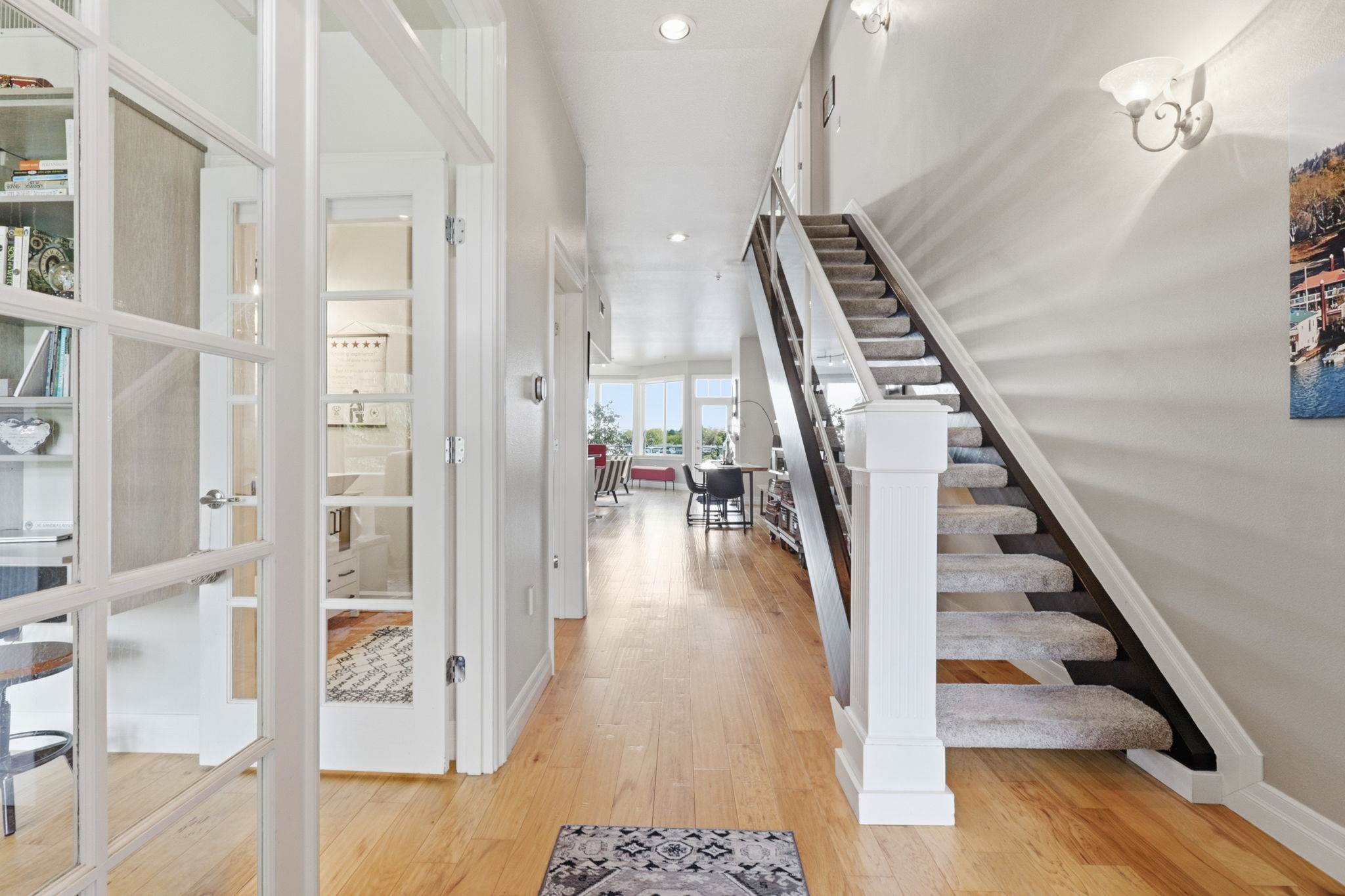 905 N Harbour Dr, Portland, OR 97217