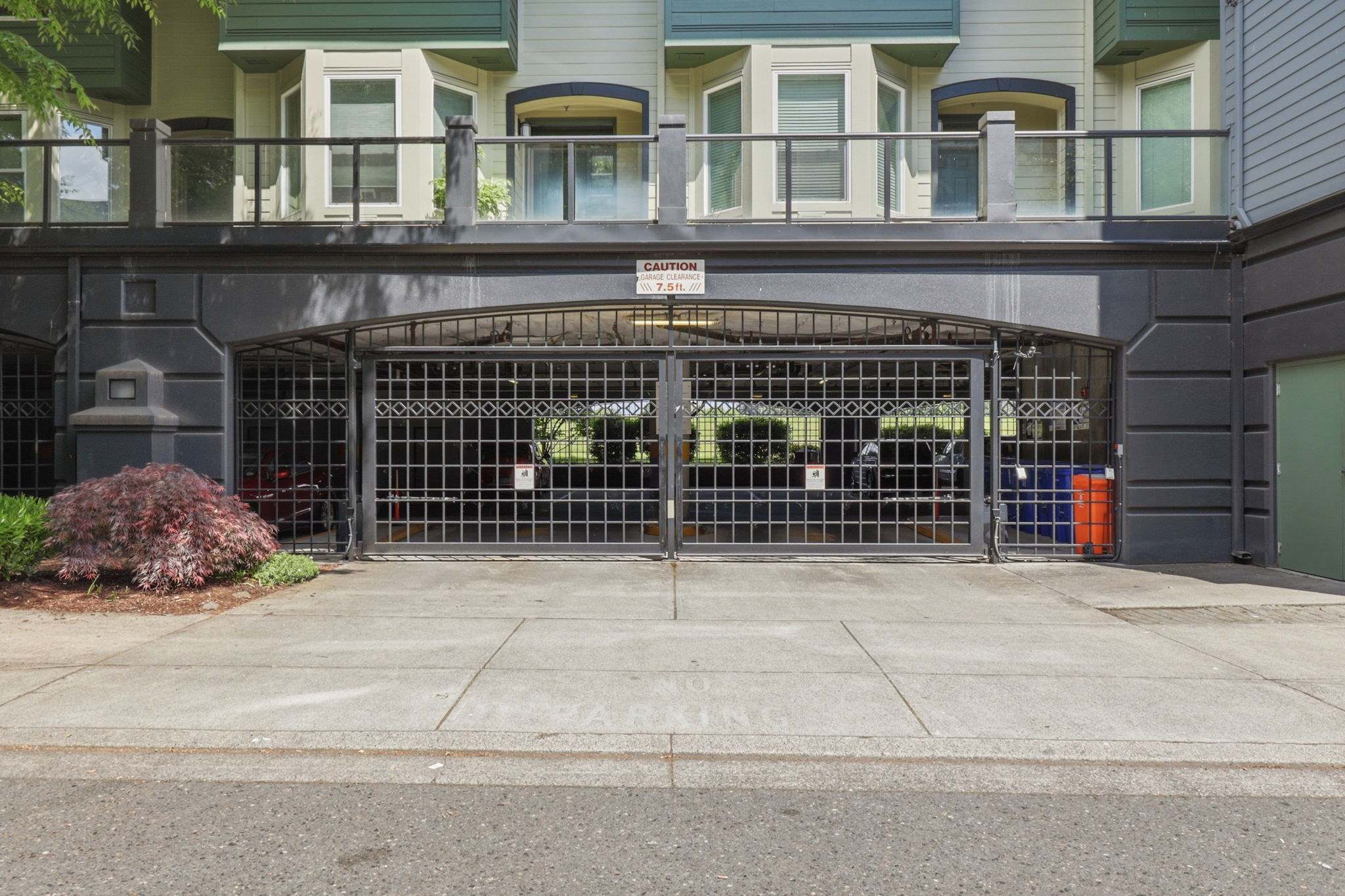 905 N Harbour Dr, Portland, OR 97217