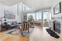 905 N Harbour Dr, Portland, OR 97217