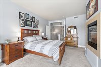 905 N Harbour Dr, Portland, OR 97217