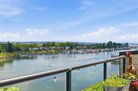 905 N Harbour Dr, Portland, OR 97217