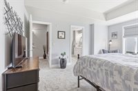 905 N Harbour Dr, Portland, OR 97217