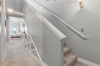 905 N Harbour Dr, Portland, OR 97217
