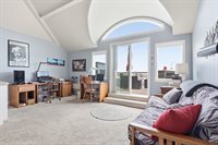 905 N Harbour Dr, Portland, OR 97217