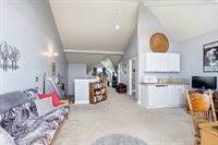 905 N Harbour Dr, Portland, OR 97217