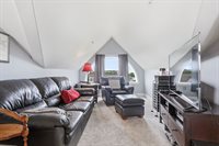905 N Harbour Dr, Portland, OR 97217