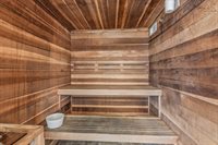 905 N Harbour Dr, Portland, OR 97217