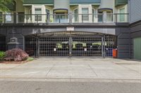 905 N Harbour Dr, Portland, OR 97217