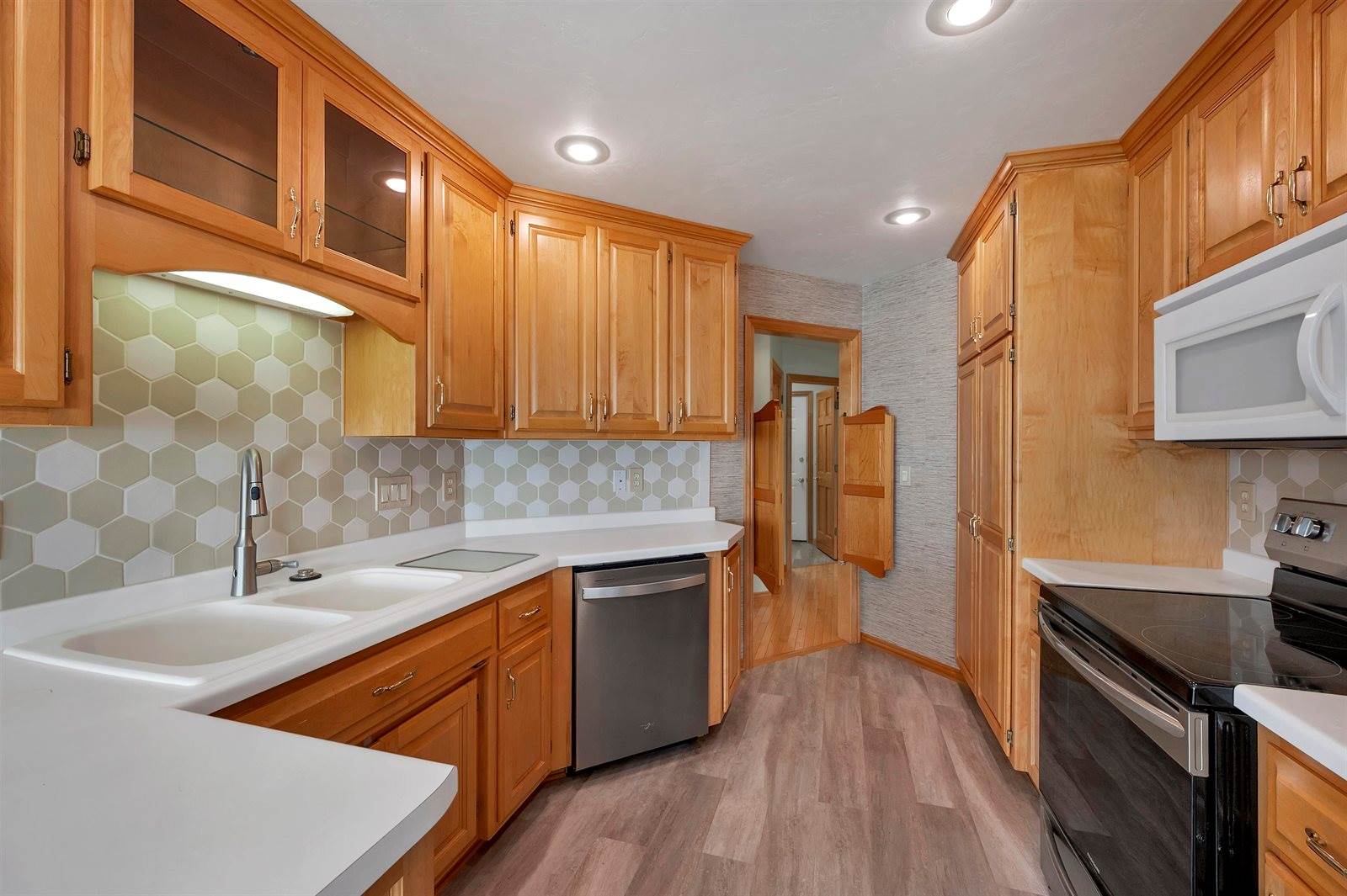 518 North Langlade Court, Green Bay, WI 54301