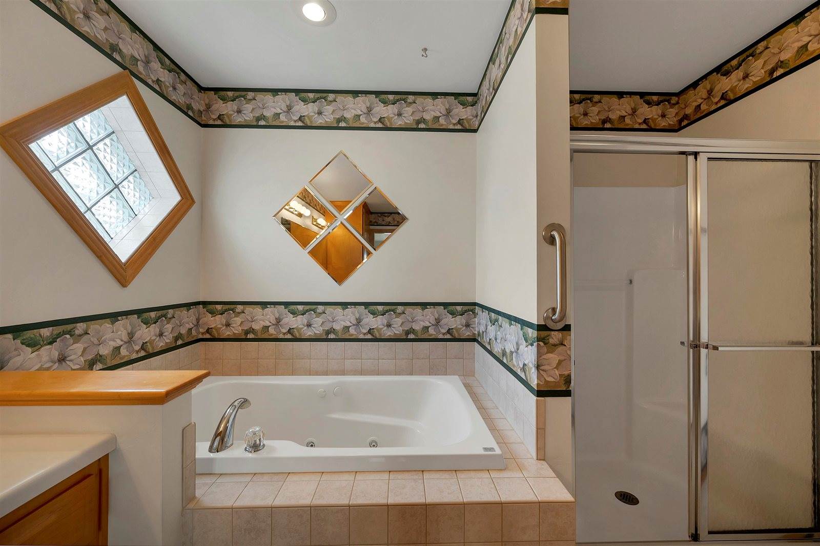 518 North Langlade Court, Green Bay, WI 54301