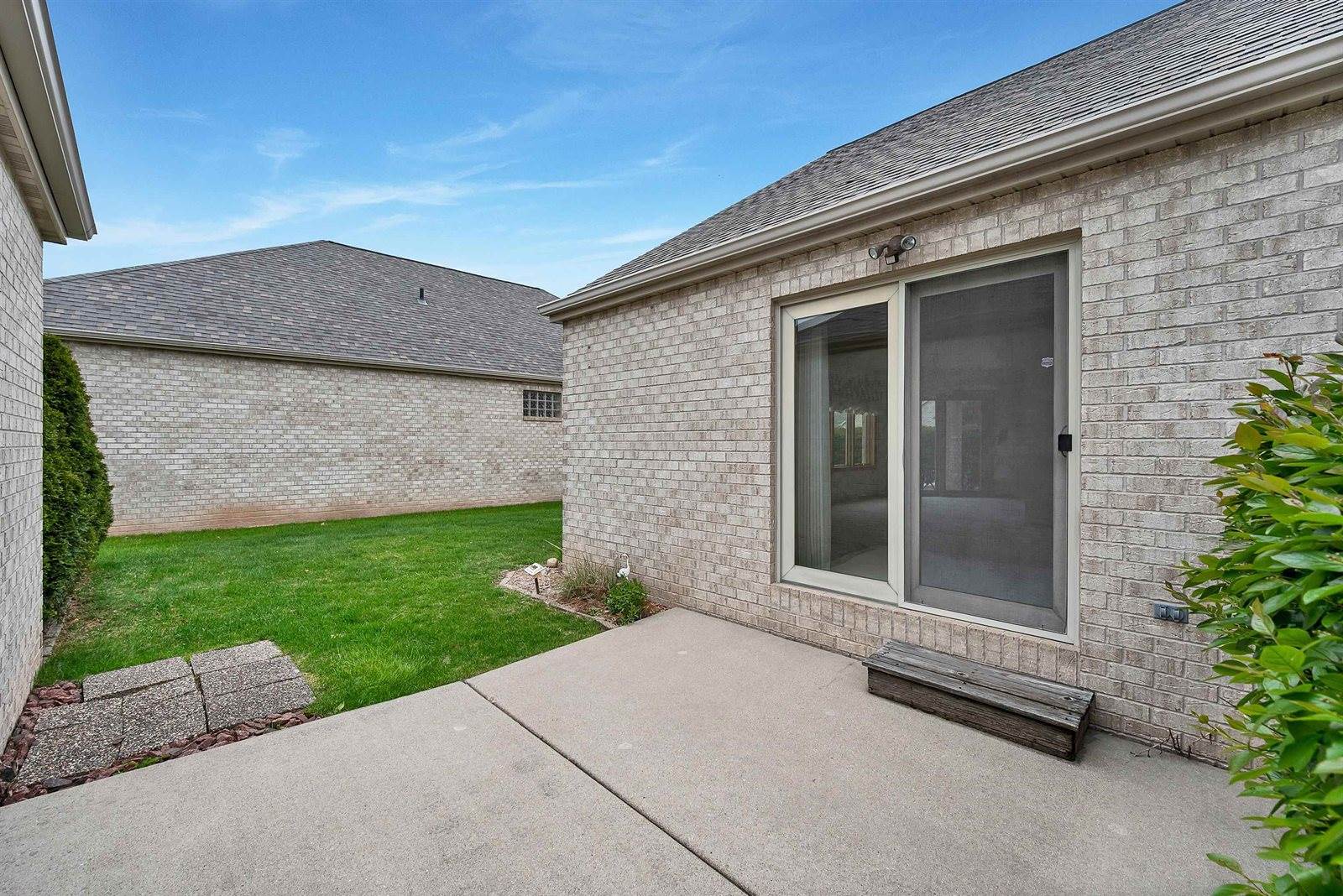 518 North Langlade Court, Green Bay, WI 54301