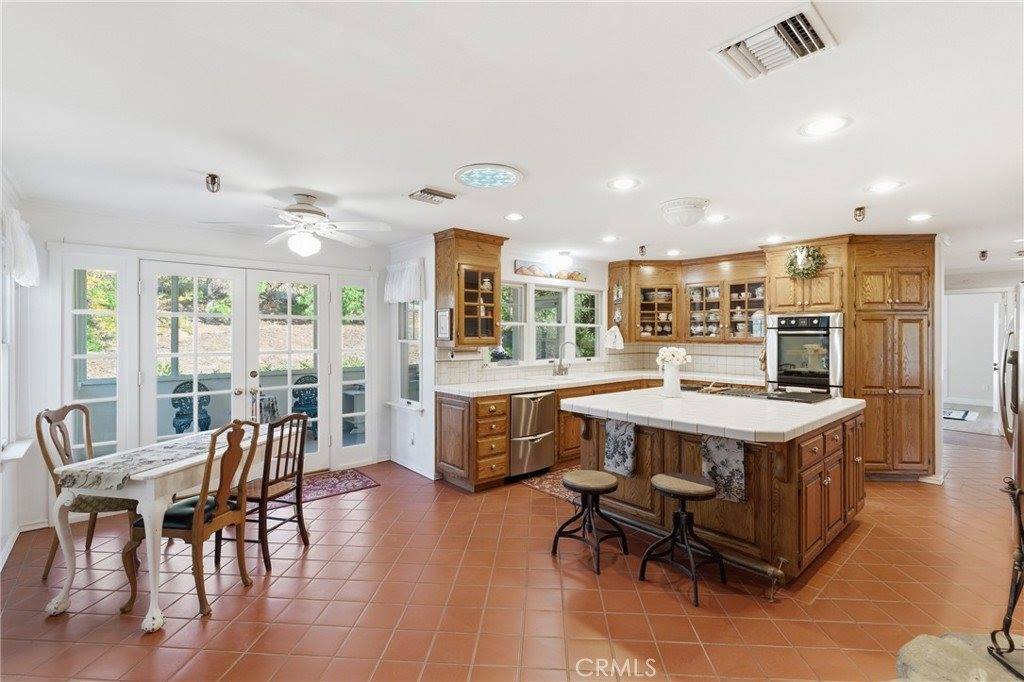 9130 Old Stage, Agua Dulce, CA 91390