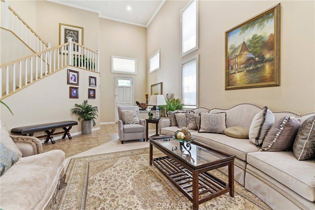 27213 Blueridge, Valencia, CA 91354