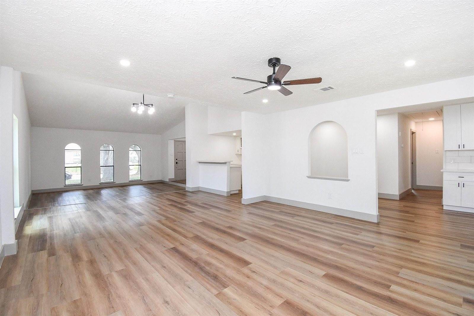 2110 Quail Valley East Drive, Missouri City, TX 77459