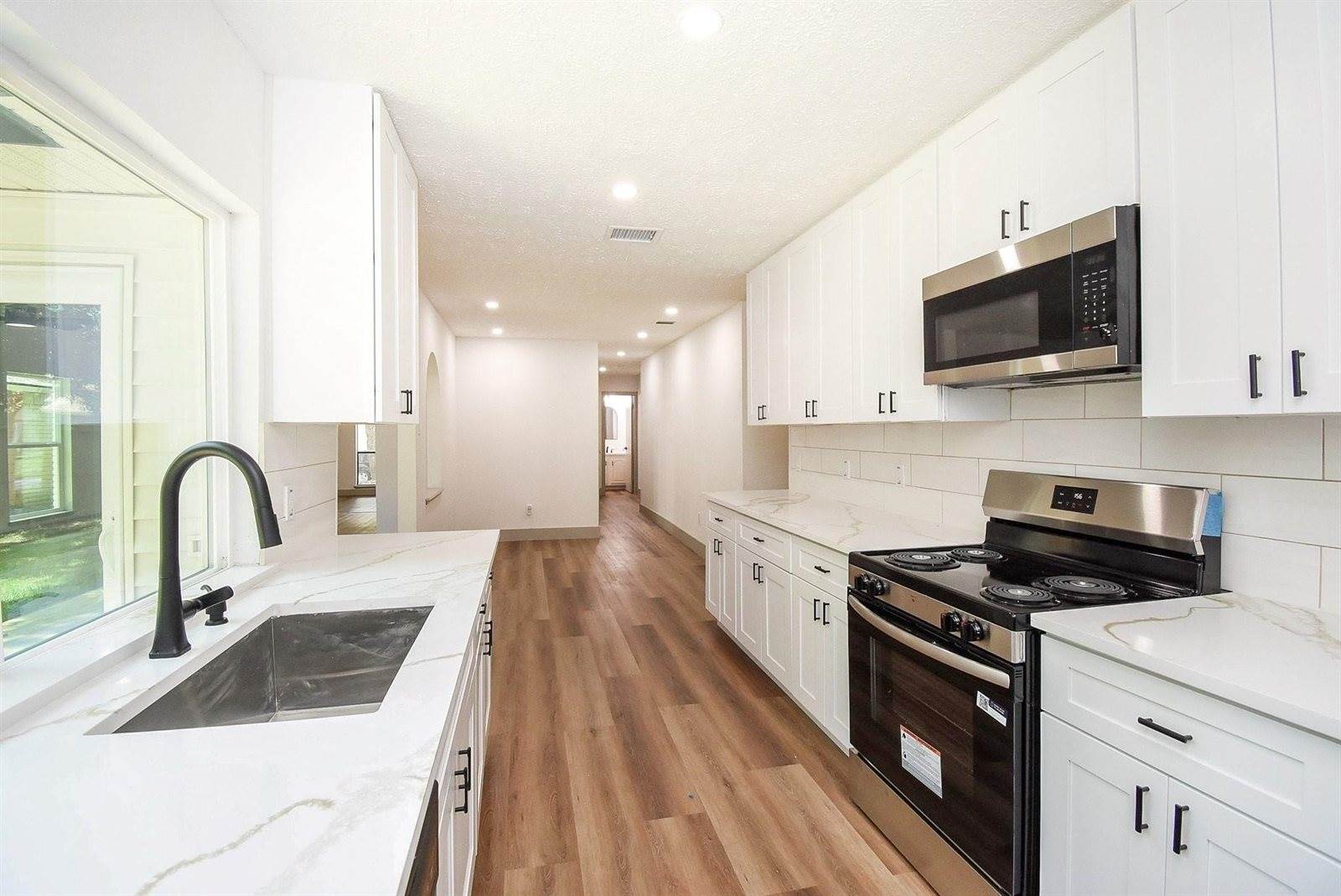 2110 Quail Valley East Drive, Missouri City, TX 77459