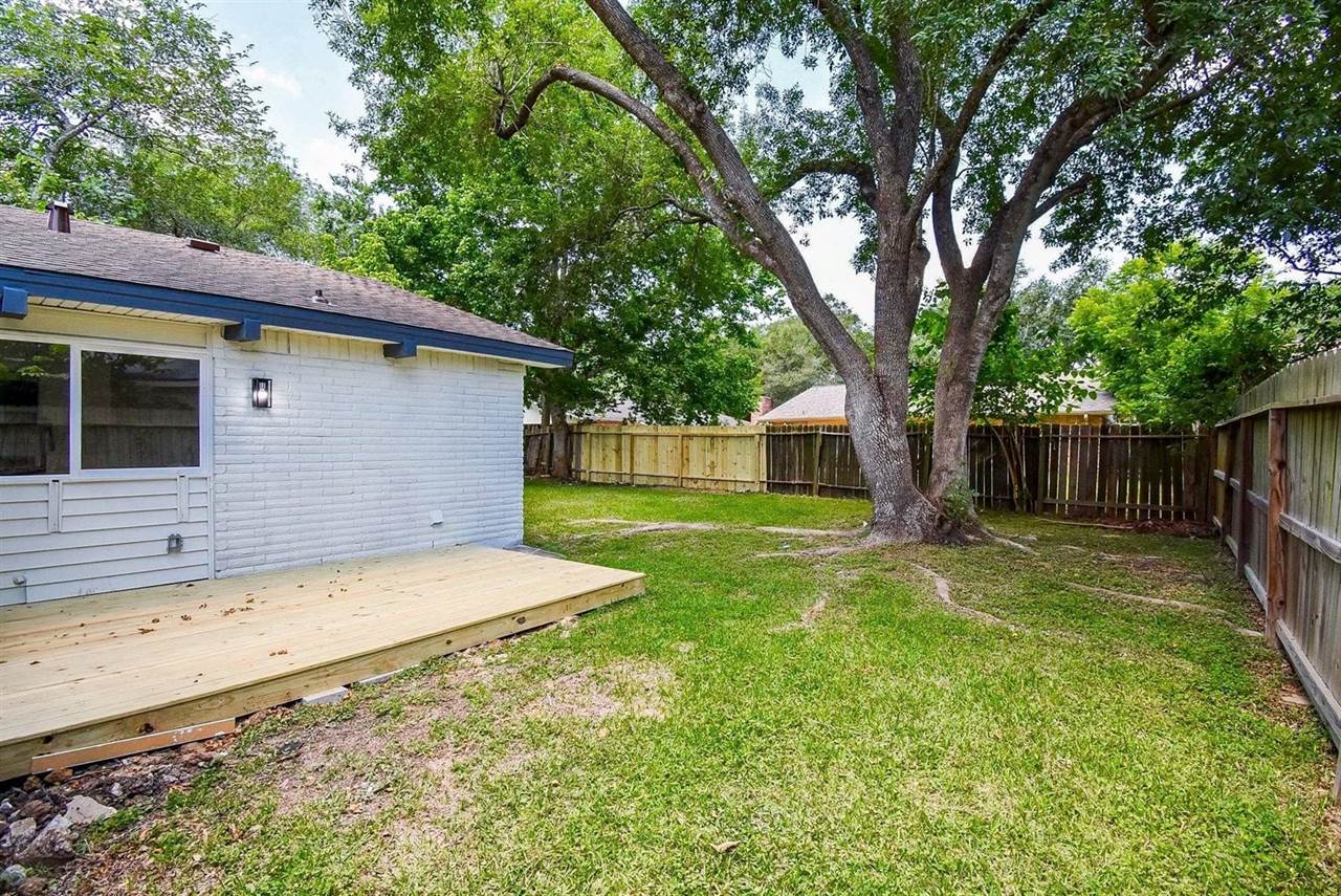 2110 Quail Valley East Drive, Missouri City, TX 77459