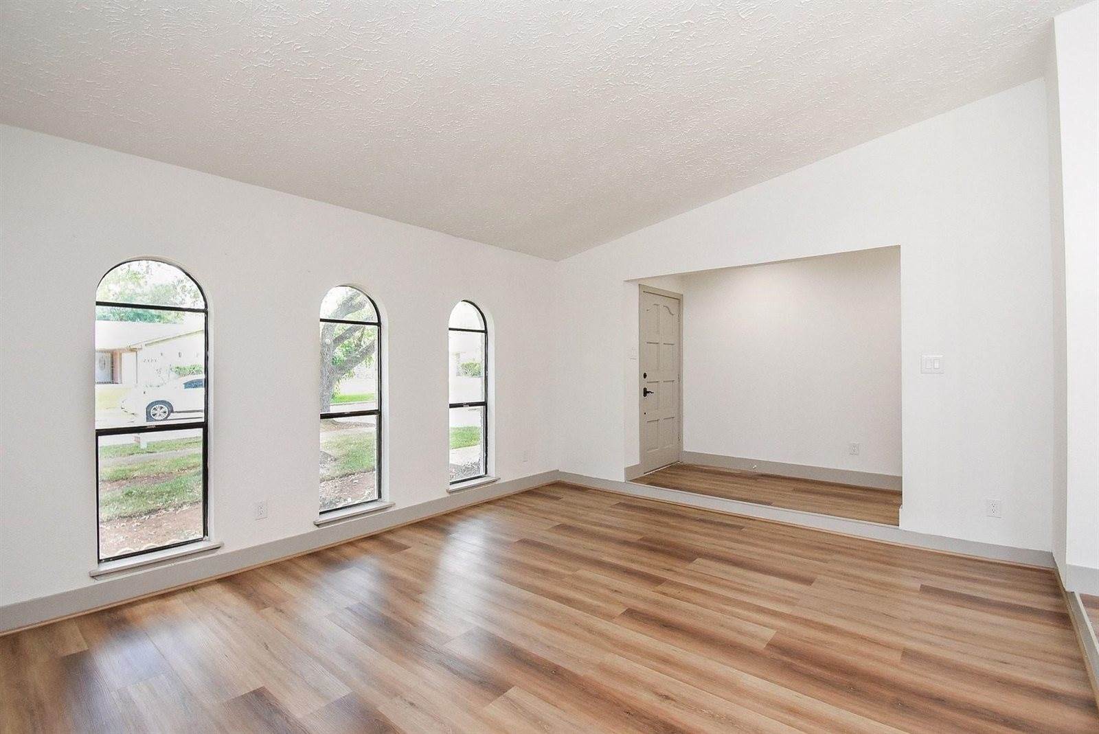 2110 Quail Valley East Drive, Missouri City, TX 77459