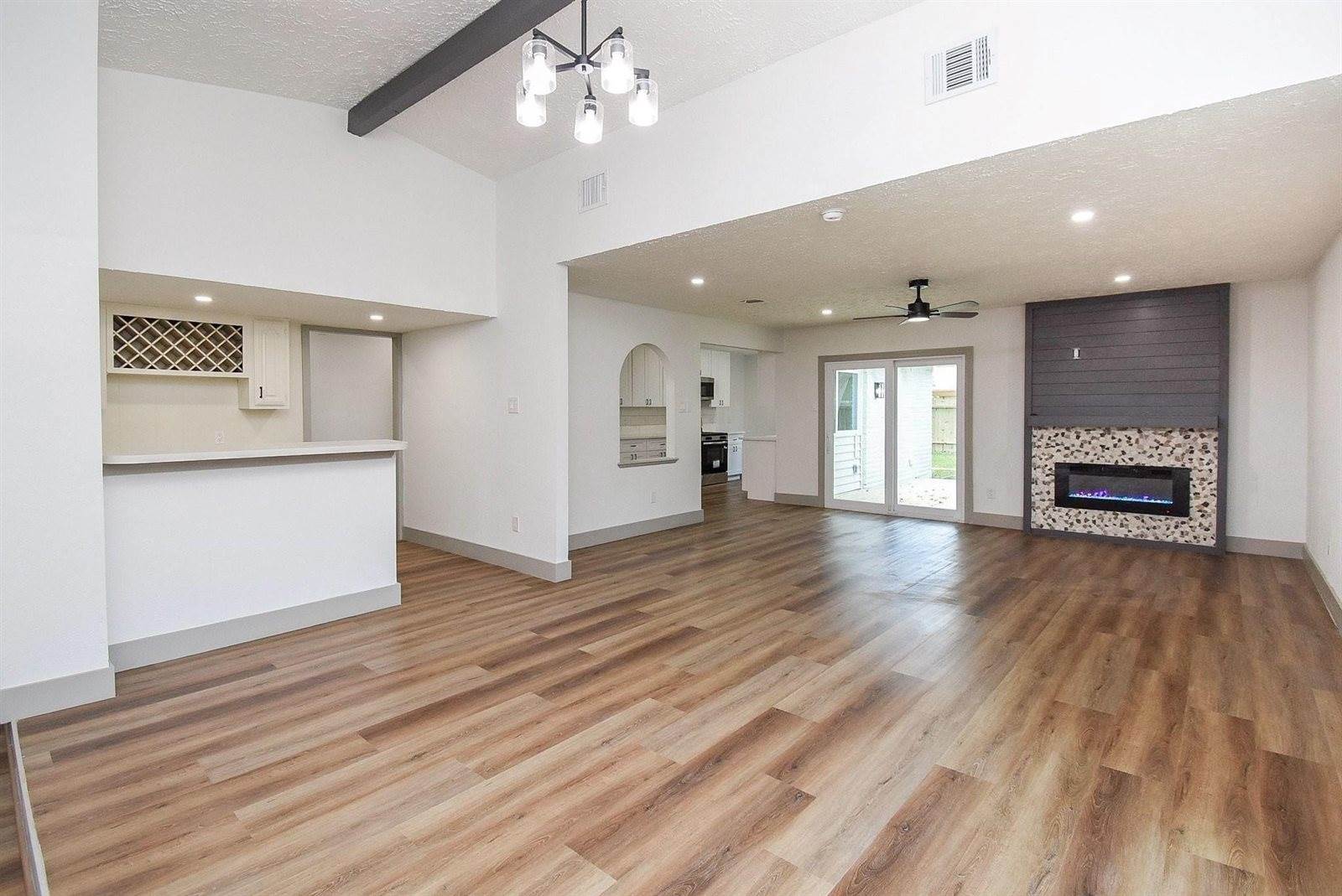 2110 Quail Valley East Drive, Missouri City, TX 77459