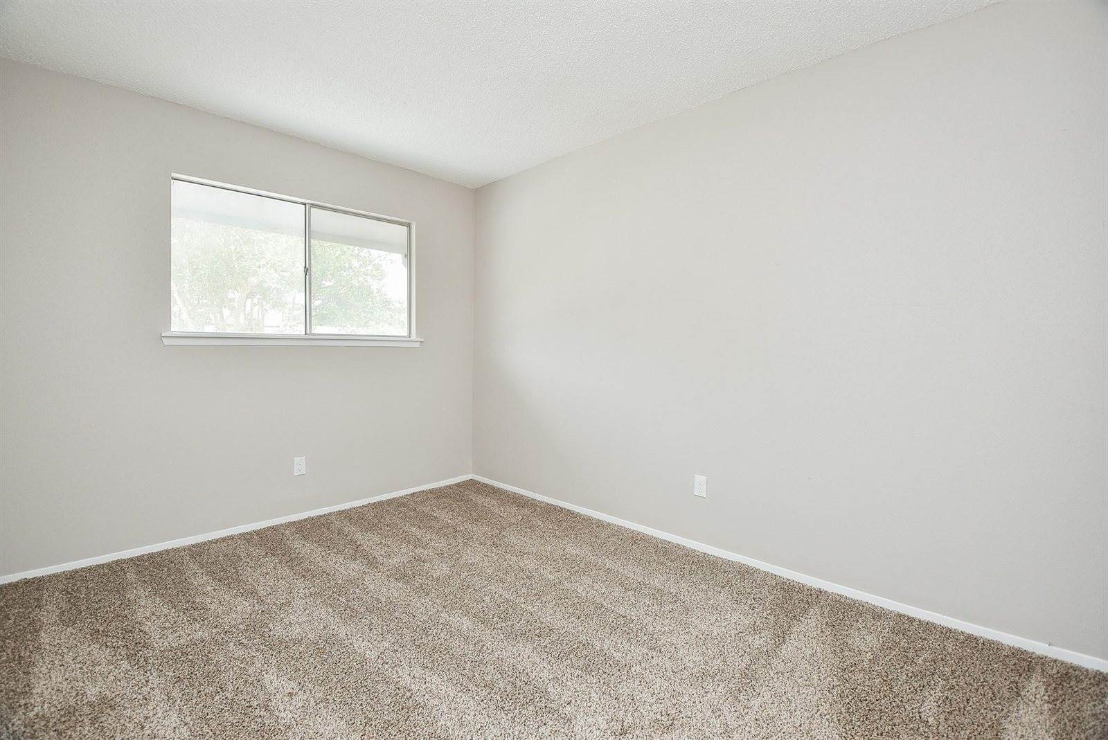 5809 Village Forest Court, Houston, TX 77092